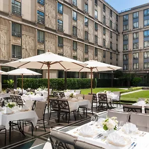 5* Hotel L'hotel Du Collectionneur